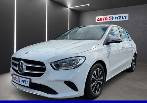 Mercedes-Benz B 180, 2022