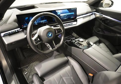 BMW 530, 2026