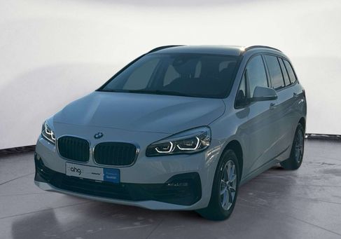 BMW 216, 2021