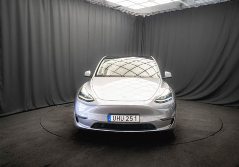 Tesla Model Y, 2023 3