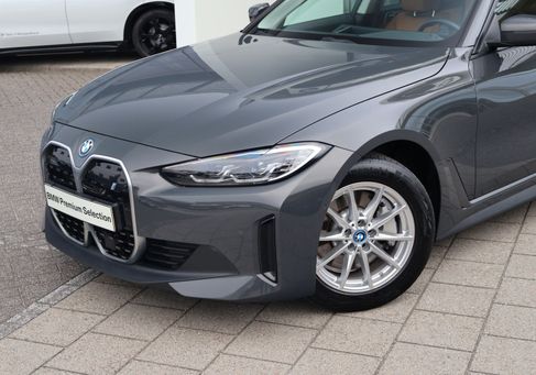 BMW i4, 2022 2