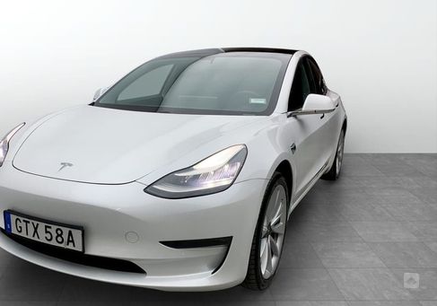 Tesla Model 3, 2020