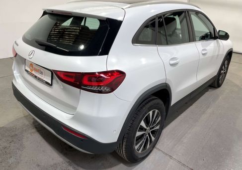 Mercedes-Benz GLA 200, 2022 3