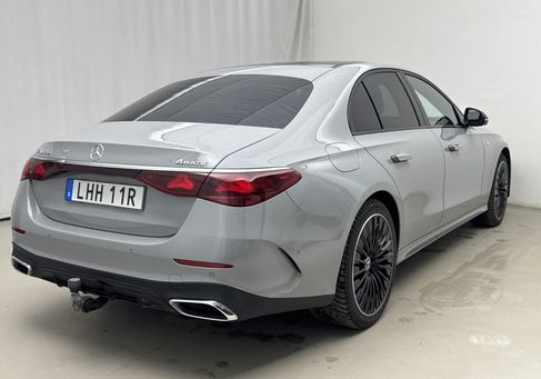 Mercedes-Benz E 300, 2025