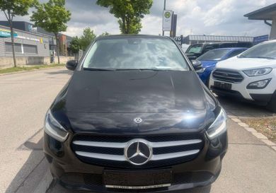 Mercedes-Benz B 180, 2020