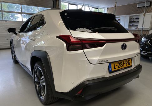 Lexus UX, 2021