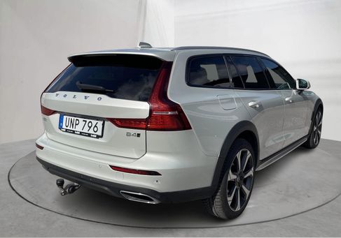 Volvo V60 Cross Country, 2022