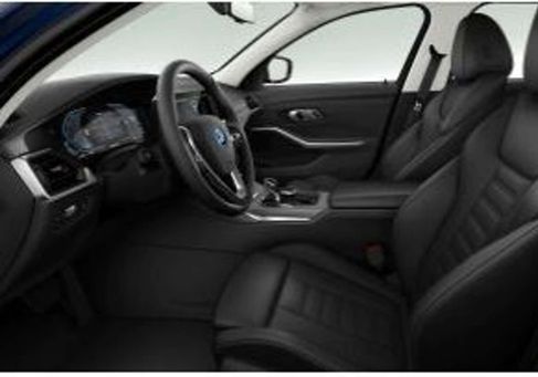 BMW 320, 2022
