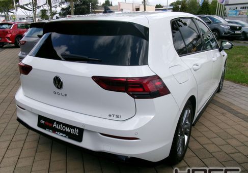 Volkswagen Golf, 2024
