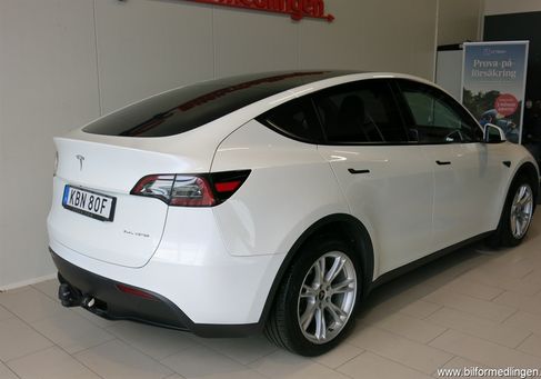 Tesla Model Y, 2023 3
