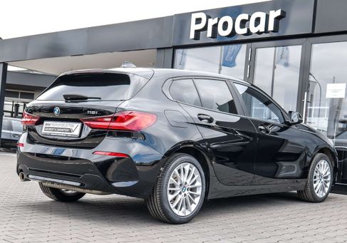 BMW 118, 2022