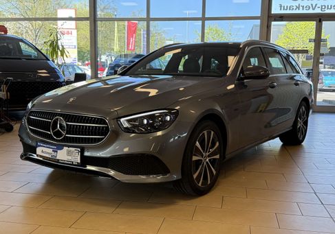 Mercedes-Benz E 300, 2021 3