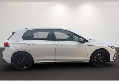 Volkswagen Golf, 2022