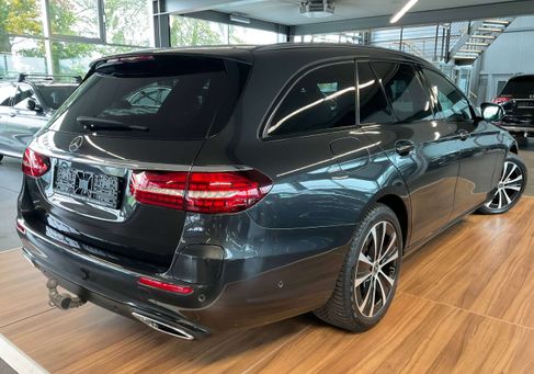 Mercedes-Benz E 300, 2022 2
