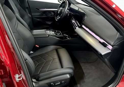 BMW 530, 2026 3