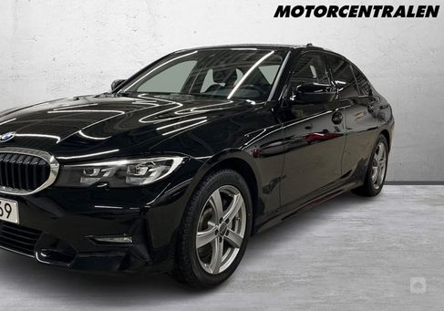 BMW 330, 2022