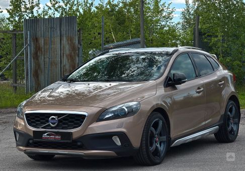 Volvo V40 Cross Country, 2013