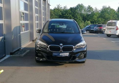BMW 220, 2021 3