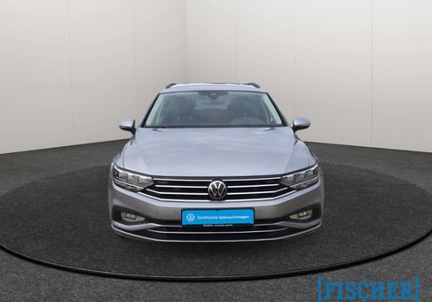 Volkswagen Passat, 2022