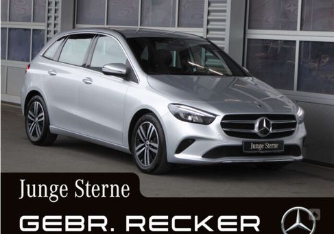 Mercedes-Benz B 180, 2023