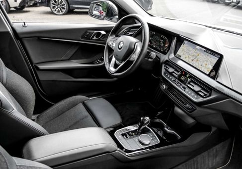 BMW 118, 2024