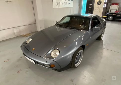 Porsche 928