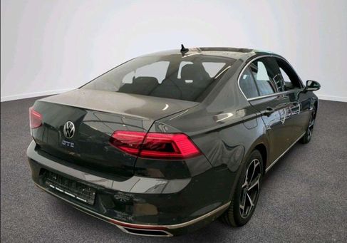 Volkswagen Passat, 2021