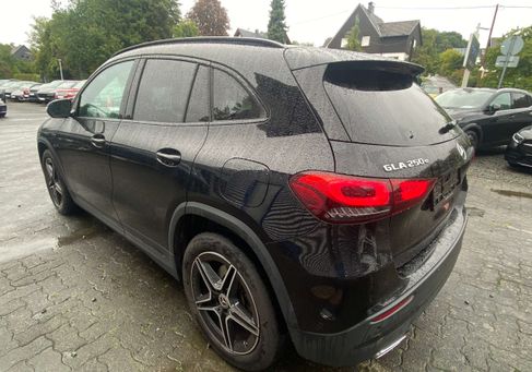 Mercedes-Benz GLA 250, 2021