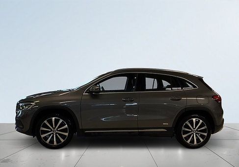 Mercedes-Benz GLA 200, 2023