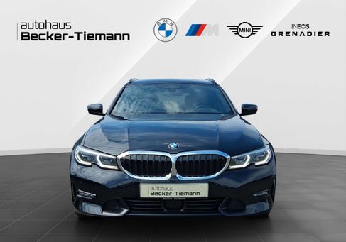 BMW 330, 2021