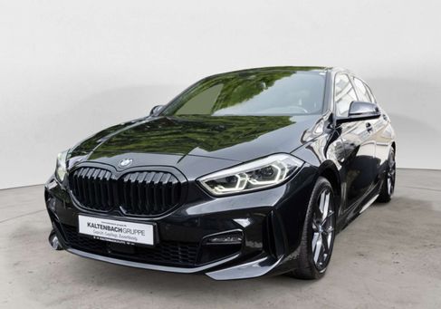 BMW 118, 2022
