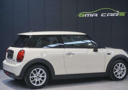 MINI ONE, 2018