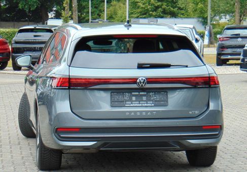 Volkswagen Passat Variant, 2025 3