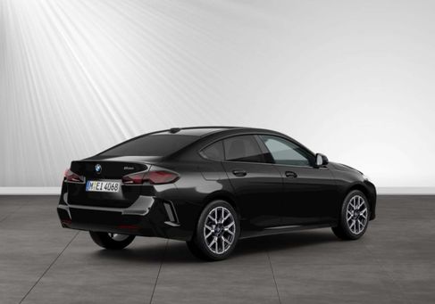 BMW 220, 2025 2