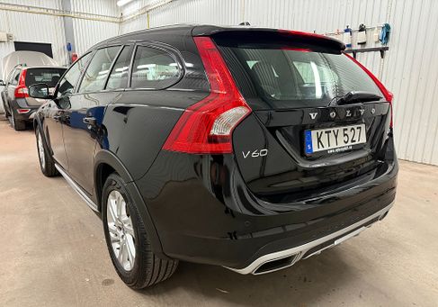 Volvo V60 Cross Country, 2016