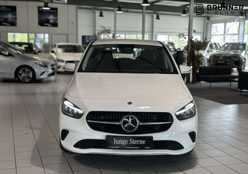 Mercedes-Benz B 180, 2025