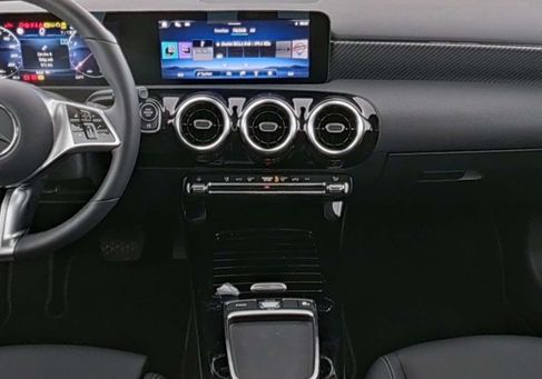 Mercedes-Benz A 180, 2025