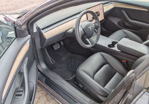 Tesla Model 3, 2023 2