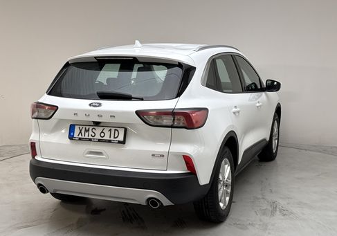 Ford Kuga, 2022 3