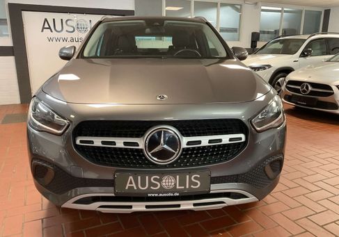 Mercedes-Benz GLA 180, 2022