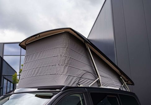 Mercedes-Benz 300, 2022