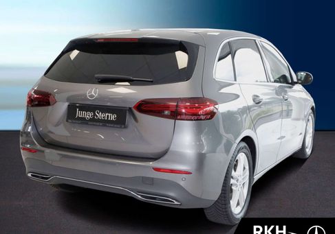 Mercedes-Benz B 200, 2023