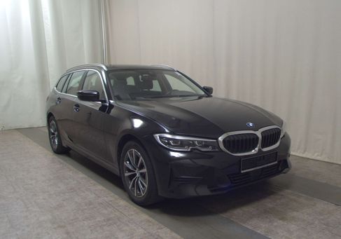 BMW 320, 2022 3