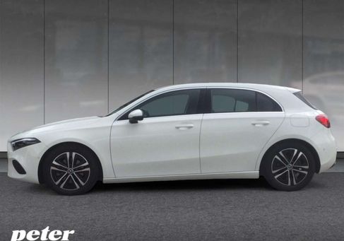 Mercedes-Benz A 220, 2024