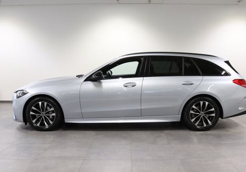 Mercedes-Benz C 220, 2026