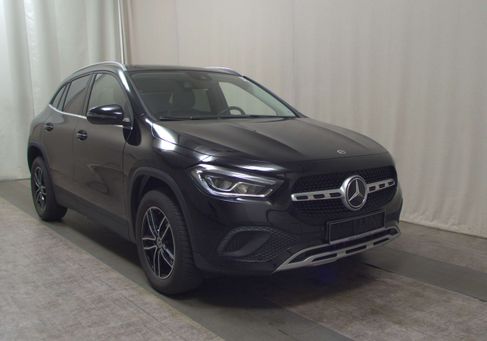Mercedes-Benz GLA 200, 2022 3