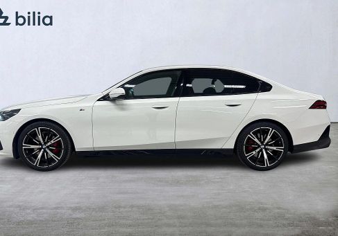 BMW 520, 2024 3