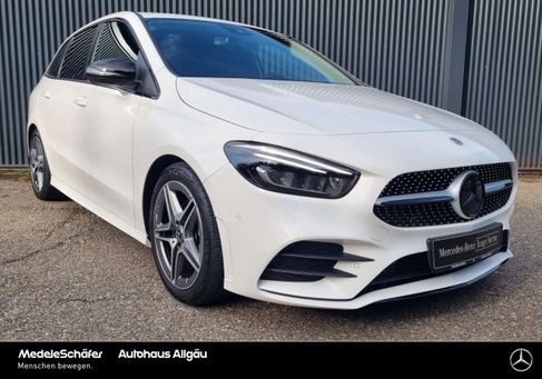 Mercedes-Benz B 200, 2022