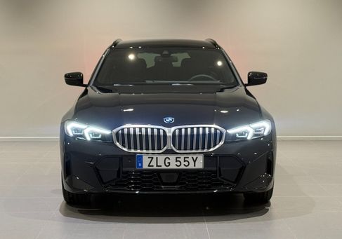 BMW 330, 2026