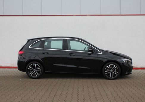 Mercedes-Benz B 180, 2024